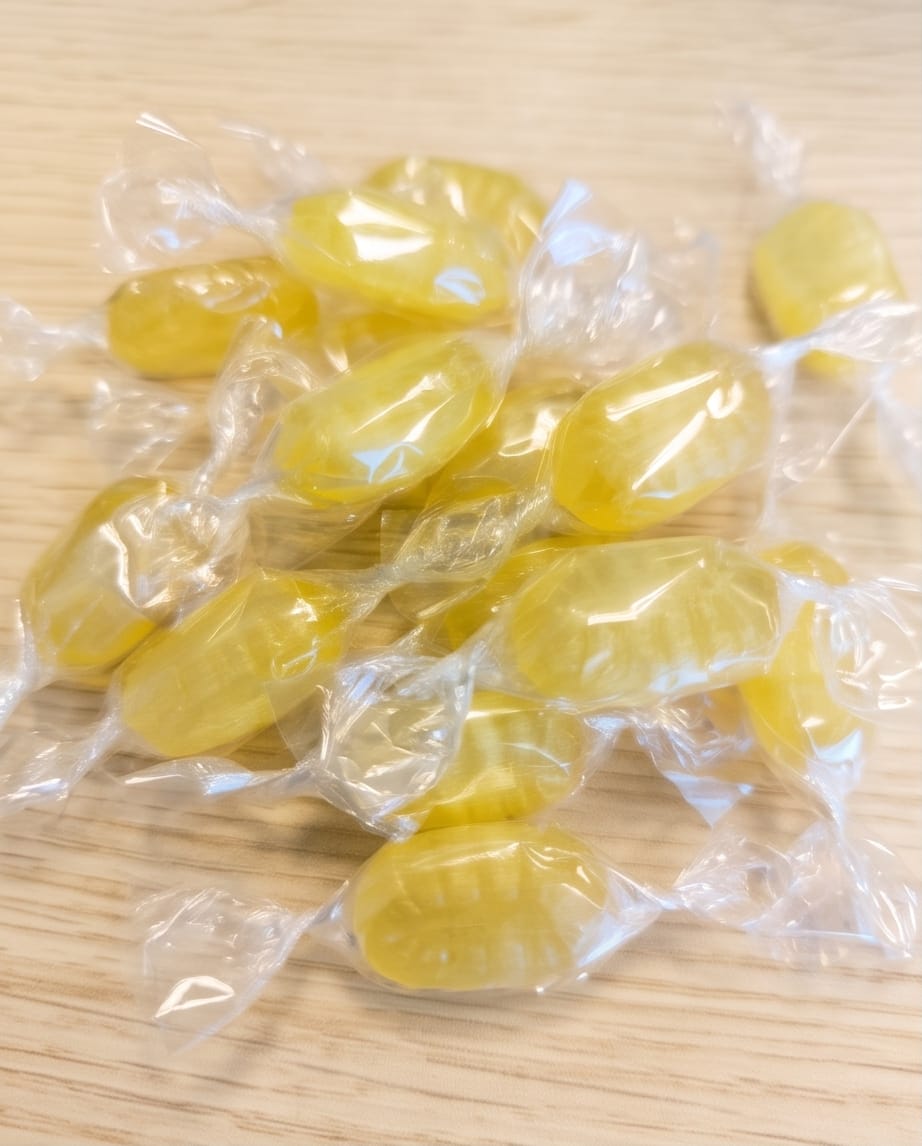 Caramelos de Miel y Limón con Mentol - Bolsa 80 g - Imagen 2
